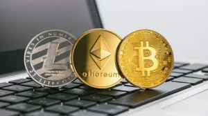 Crypto Trading vs. Holding: Which Is Better for You?
